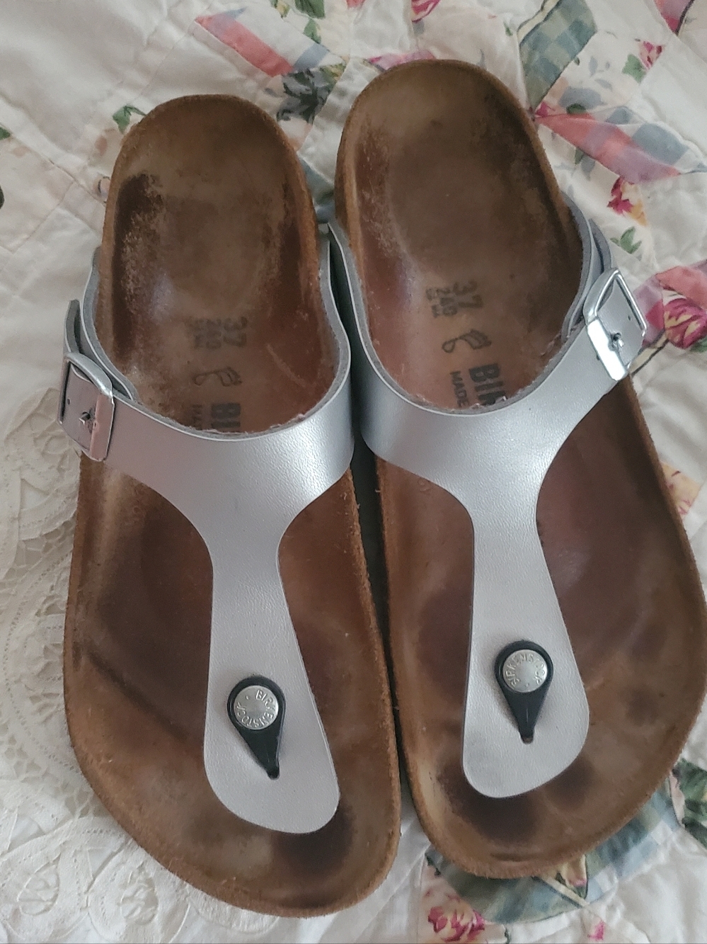 Birkenstock Silver Gizeh-Style Thong Sandals for Women Size 37